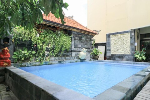 S 8 수아르다나 호텔