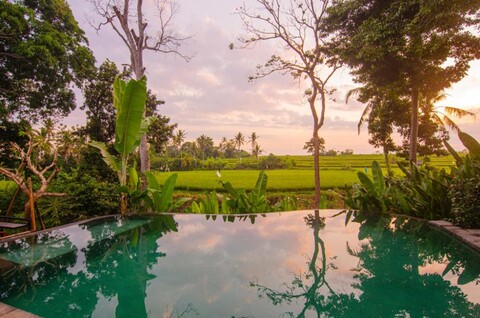 우마 만야르 선셋 빌라