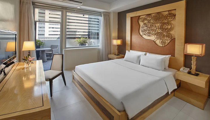 room detail thumbnail 1