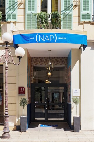 오텔 냅 바이 해피컬처