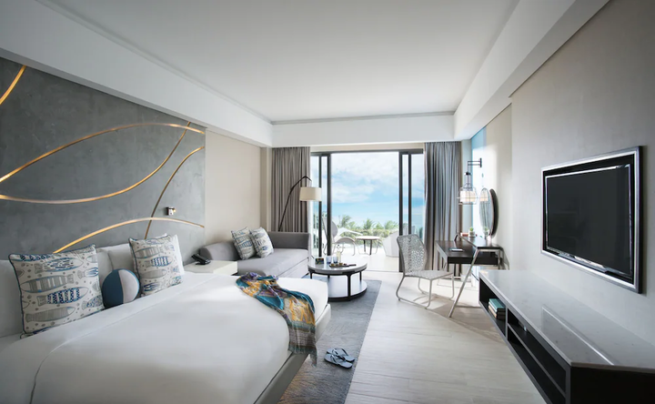 room detail thumbnail 1