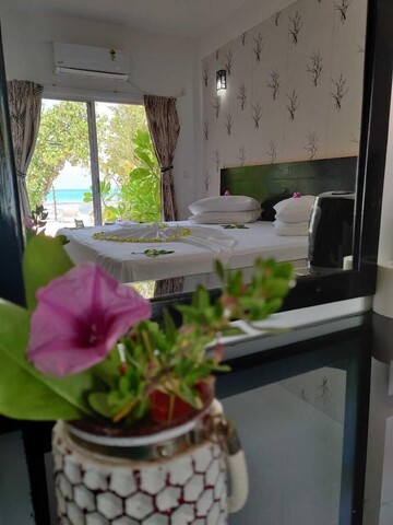 크라운 비치 빌라, 비키니 비치