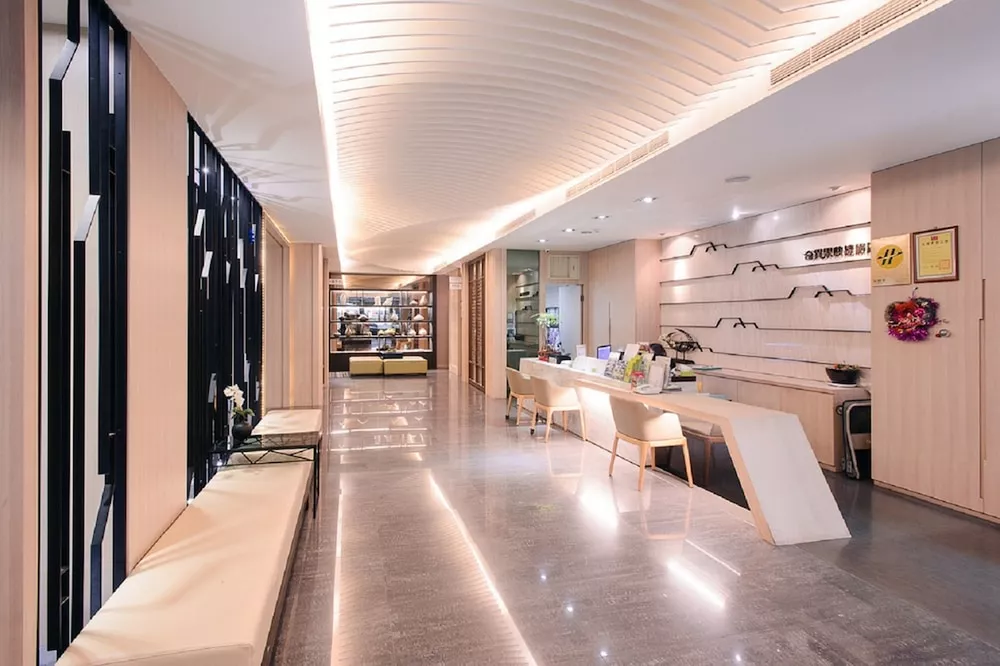 Kiwi Express Hotel-Kaohsiung Station