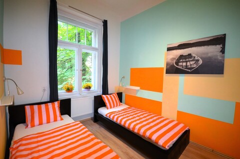 트래블 앤 조이 백팩커스