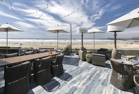 샌드캐슬 호텔 온 더 비치