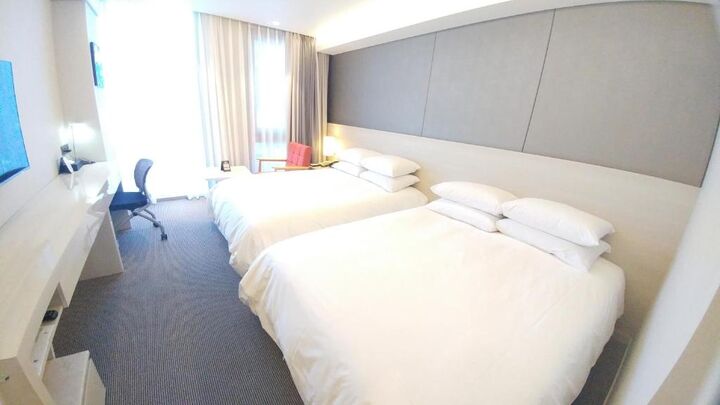 room detail thumbnail 1