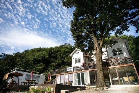 울산 아트앤펜션