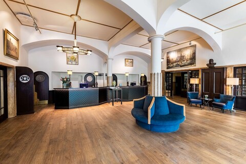 NH 암스테르담 쉴러