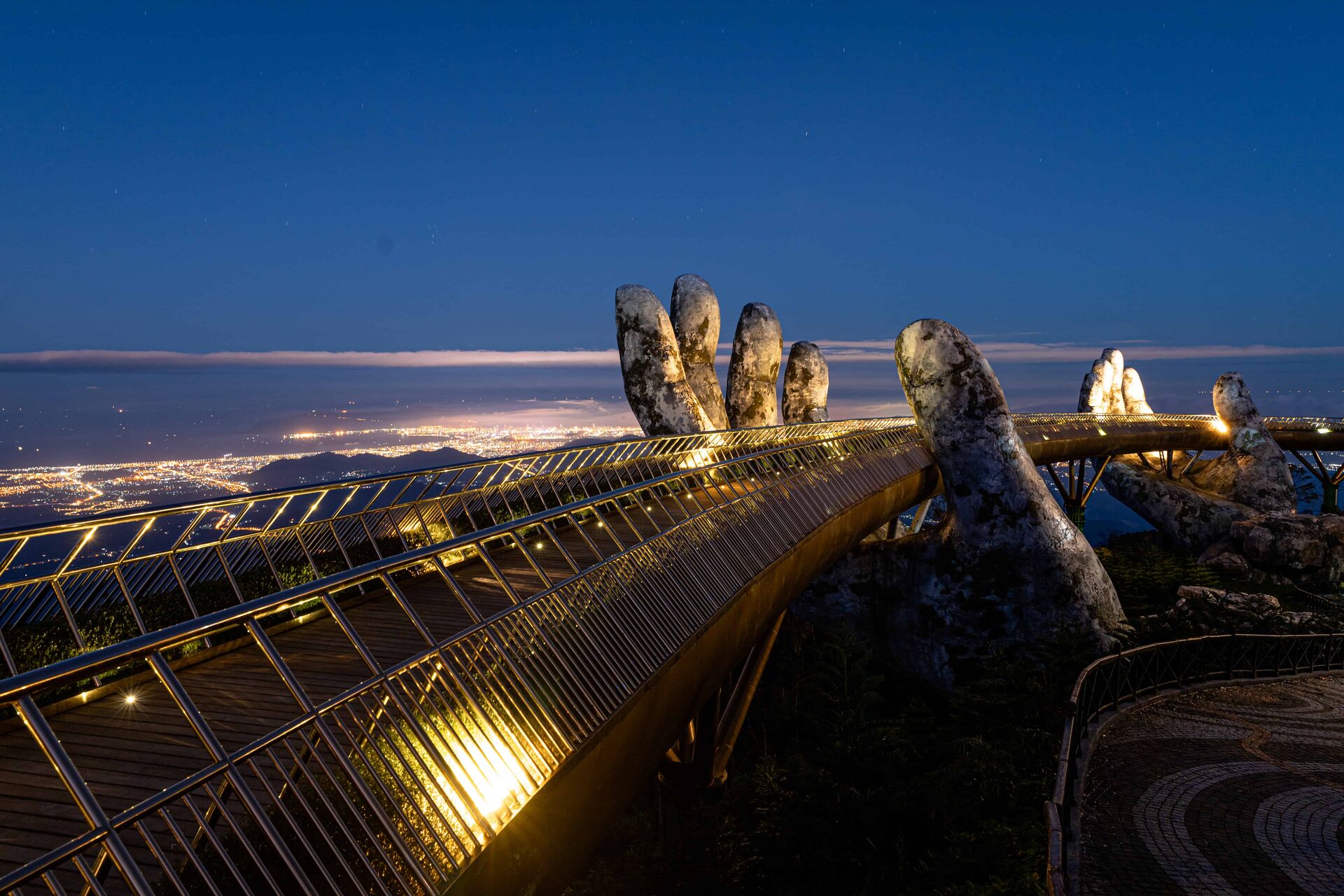 우리만]누이탄타이(오전입장)/바나힐/케이블카&QR티켓/디너뷔페