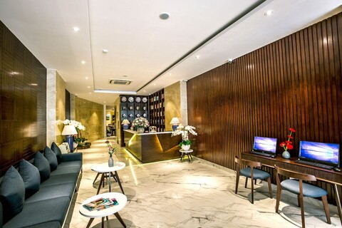 로젤랜드 스위트 호텔