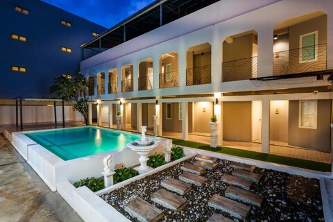 더 라이트 하우스 앳 타운