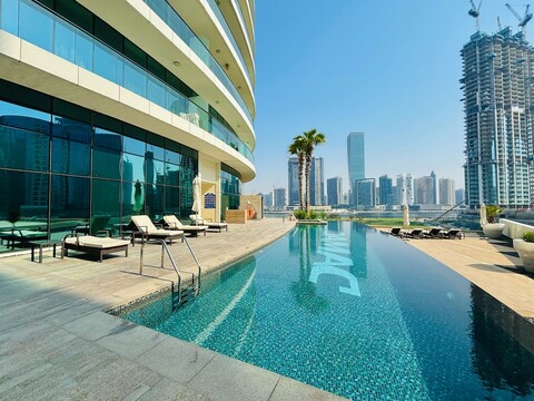 멋진 스튜디오 두바이, 인피니티 풀 및 운하 전망