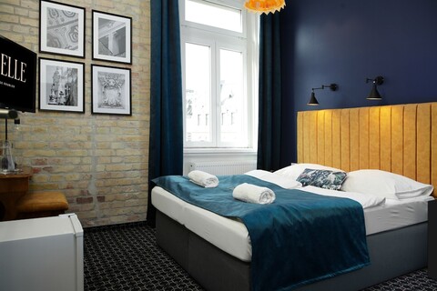 지젤 빈티지 더블스 - 어덜츠 온리