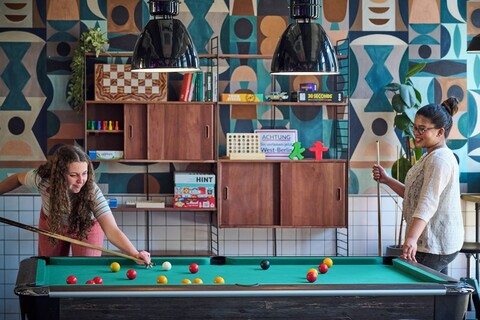 제너레이터 베를린 알렉산더플라츠