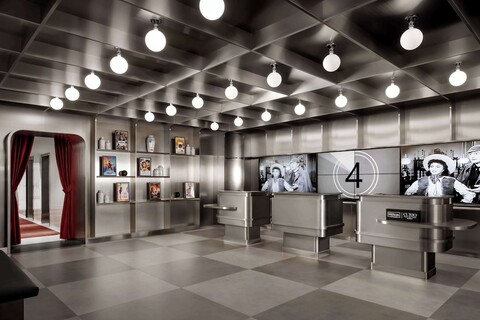 힐튼의 큐리오 컬렉션, 리버리 토론토 다운타운