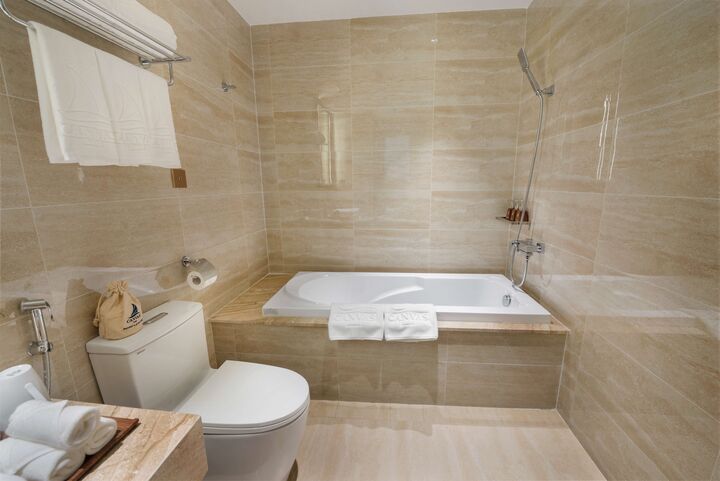 room detail thumbnail 1