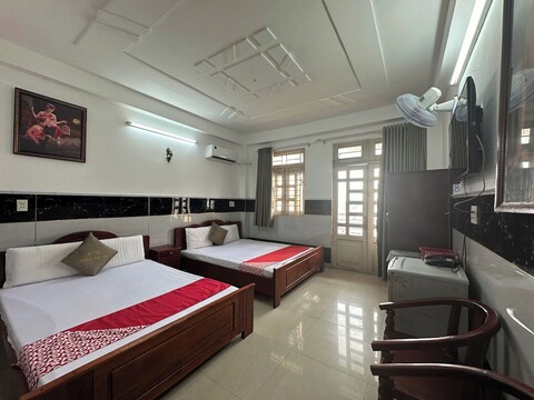 OYO 1240 민 투안 호텔