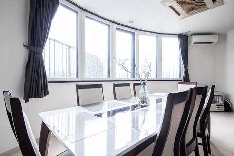 로드사이드 하우스