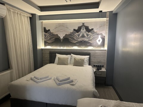 블루 문라이즈 호텔