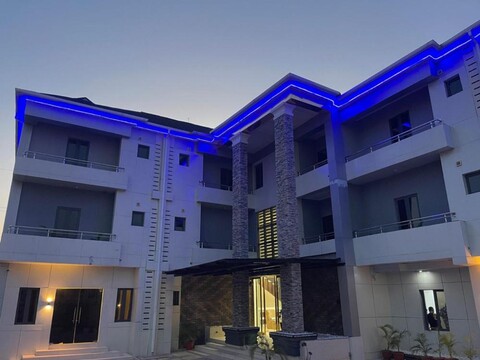 London Base Villa