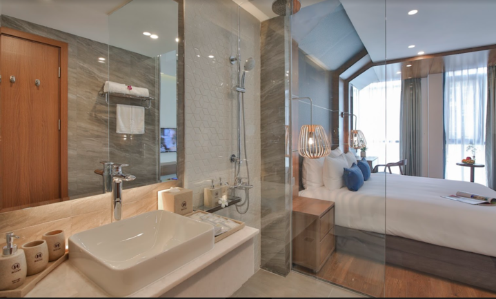 room detail thumbnail 2