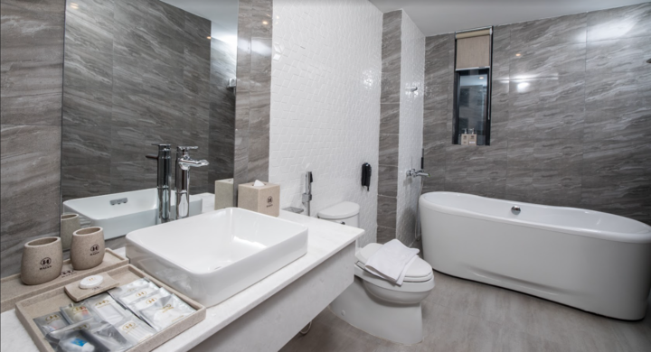 room detail thumbnail 1