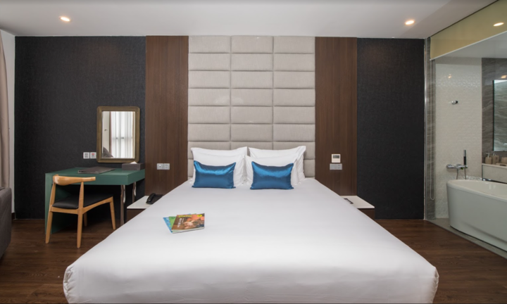 room detail thumbnail 0