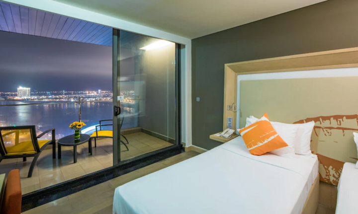 room detail thumbnail 2