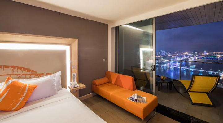 room detail thumbnail 1