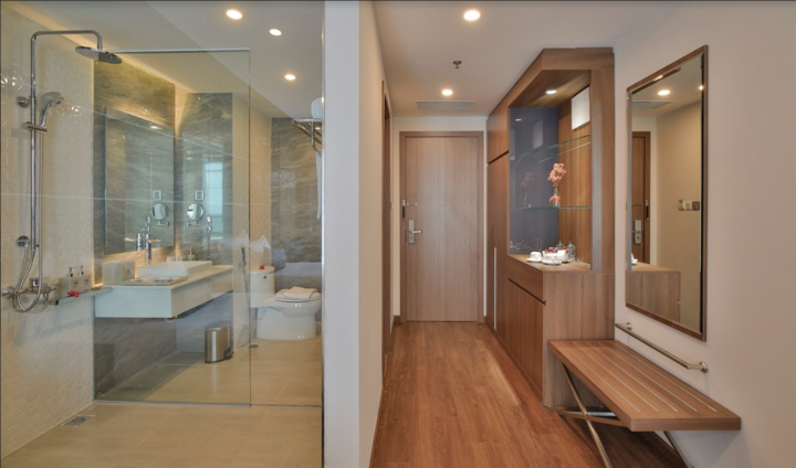 room detail thumbnail 2
