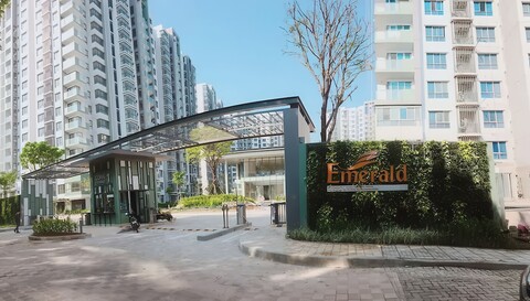 젬 에메랄드 - 셀라돈 시티 탄 푸