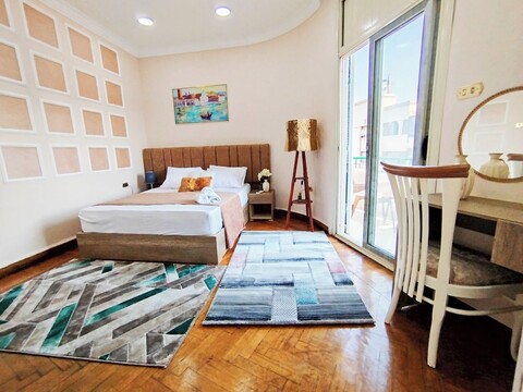 썬 홈즈 타흐리르 광장, 카이로