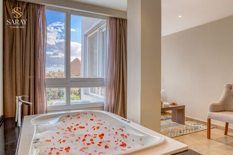 사라이 피라미드 & 뮤지엄 뷰 호텔