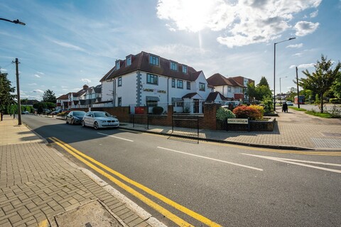 더 브렌트 호텔