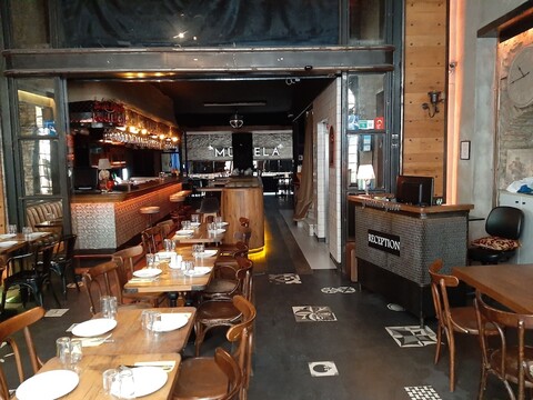 웨스트 페라 호텔