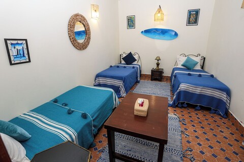 66 아브. 이만 엘 가자리