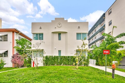 웨스트 데코 부티크 아파트먼트