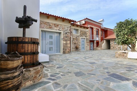 GK 메디터레니언 빌리지, 공항 셔틀 제공 by GK 호스피탈리티 그룹