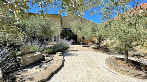 르 클로 생 미셸 & 스파