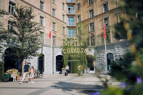 리스베리 그랜드 큐리오사 호텔