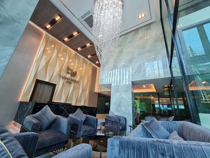 Thana Wisut Hotel-i