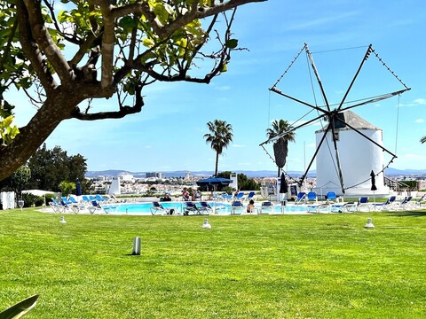 알부페이라 선셋 비스 풀 바이 호밍