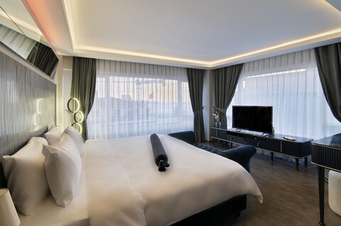 비아 챠라간 호텔