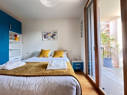 스타일리시 아파트먼트 테라스와 수영장 포함