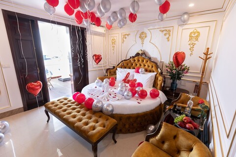 Royal Hotel - Sai Dong - Long Biên