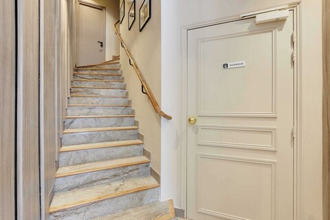 레지던스 파리 샤론