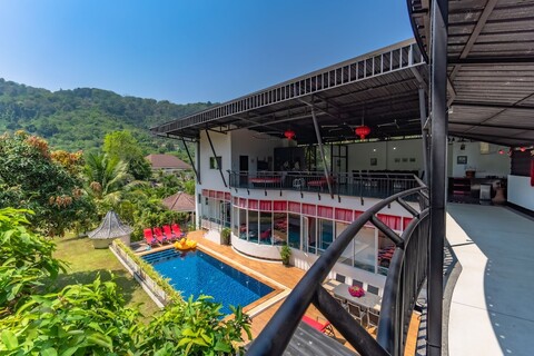 찰롱, 푸켓에 위치한 럭셔리 10베드룸 빌라, 프라이빗 수영장 포함