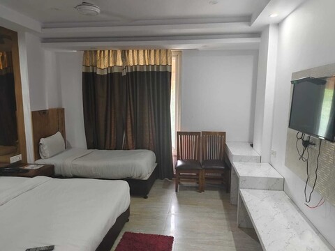 더 파크 암방, 뉴델리