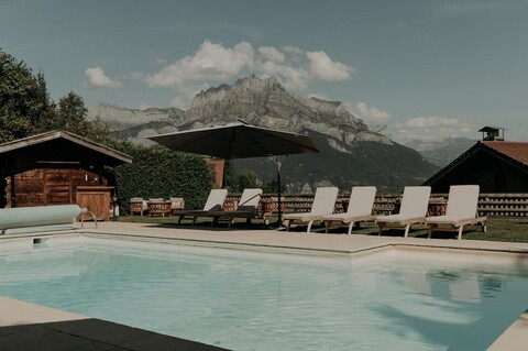 오텔 레 로쉬 플뢰리