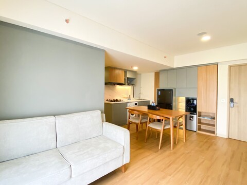 컴포트 리빙  웜 3BR 앳 메이카르타  아파트먼트